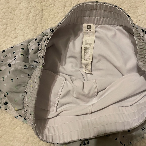 Fabletics high performance Latrice athletic shorts - Picture 4 of 7